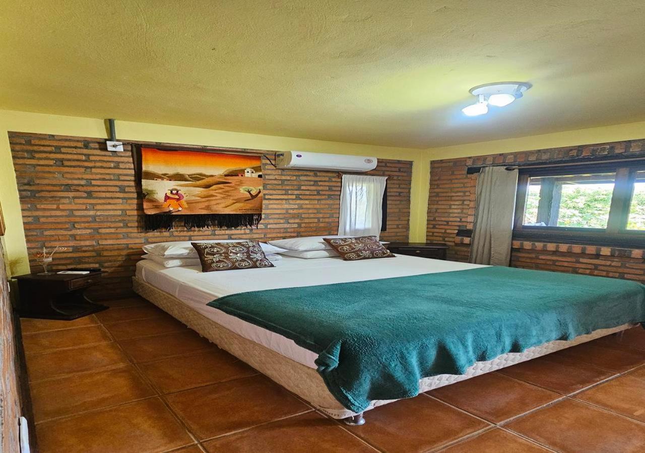 Meia Lua Inn *