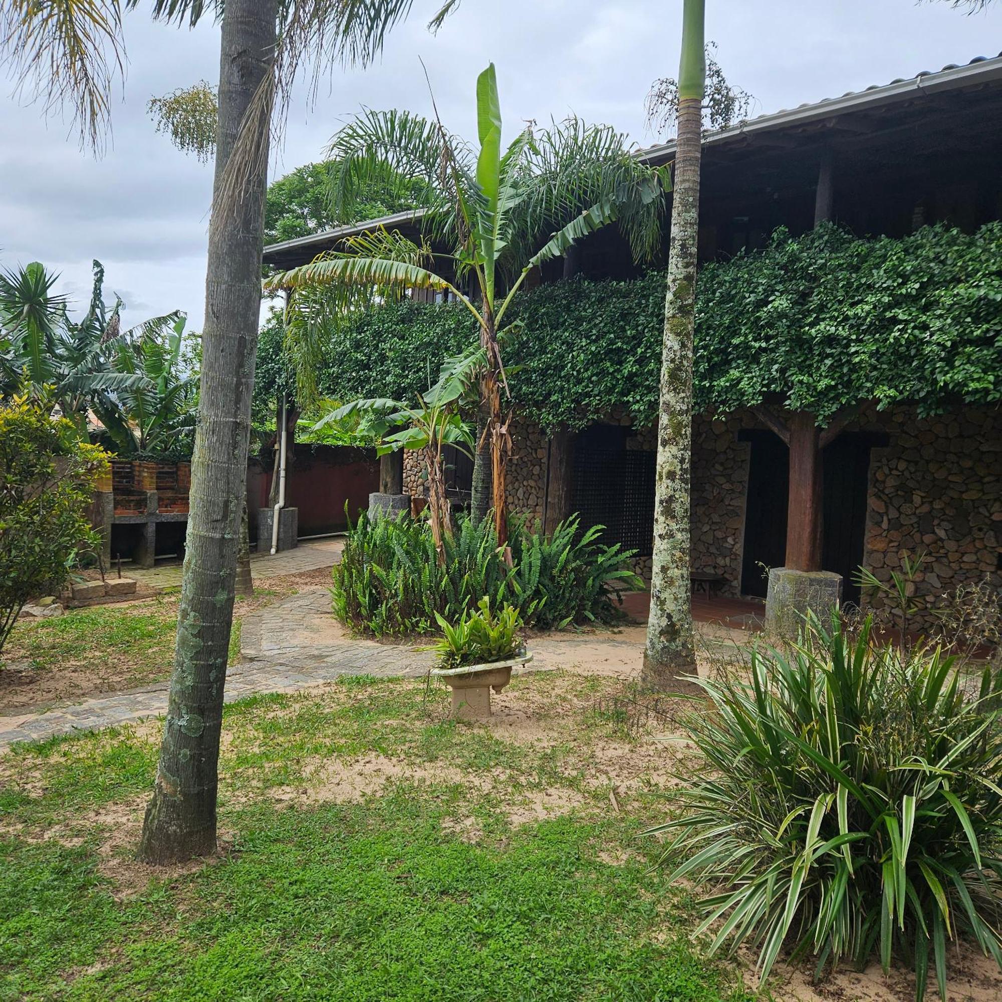 Meia Lua Inn *